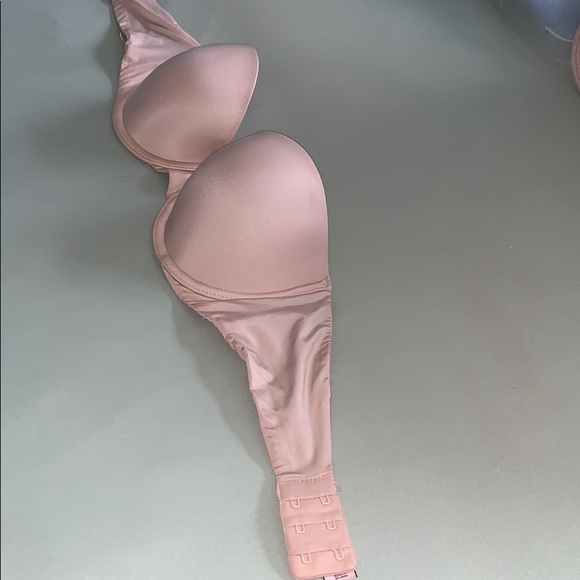 Victoria’s Secret multi-way 32C no straps - Picture 3 of 7